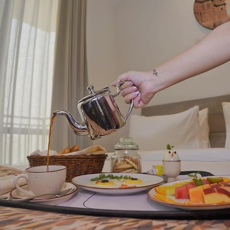 Rhythm Gurugram Hotel & Suites, Sohna Road 구르가온 외부 사진