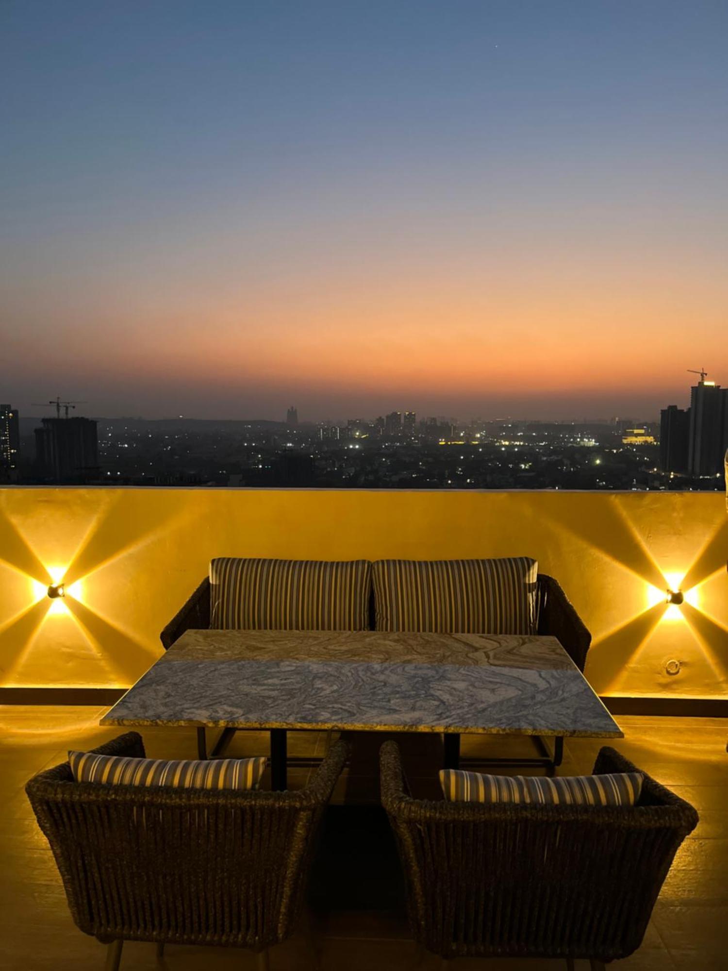 Rhythm Gurugram Hotel & Suites, Sohna Road 구르가온 외부 사진