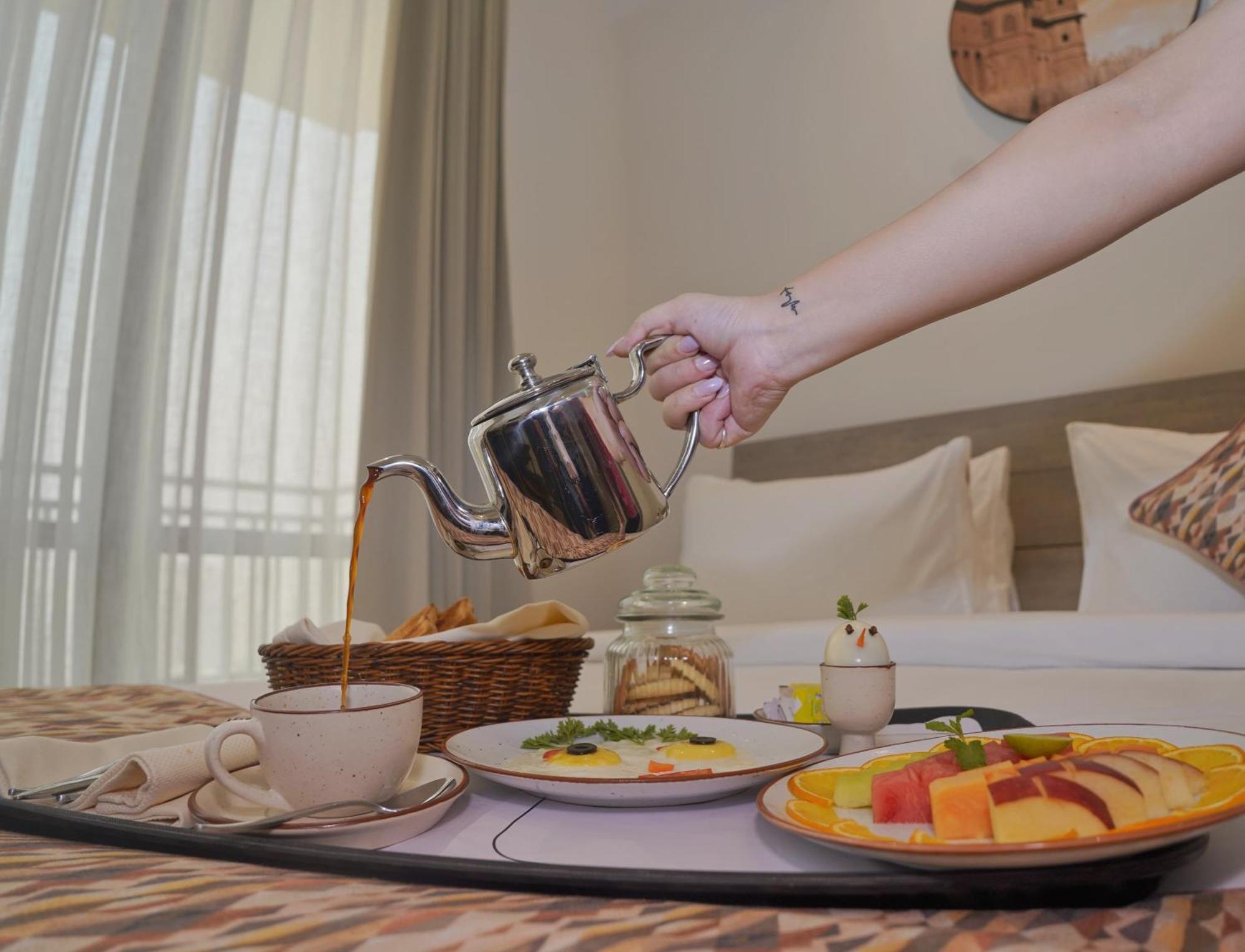 Rhythm Gurugram Hotel & Suites, Sohna Road 구르가온 외부 사진