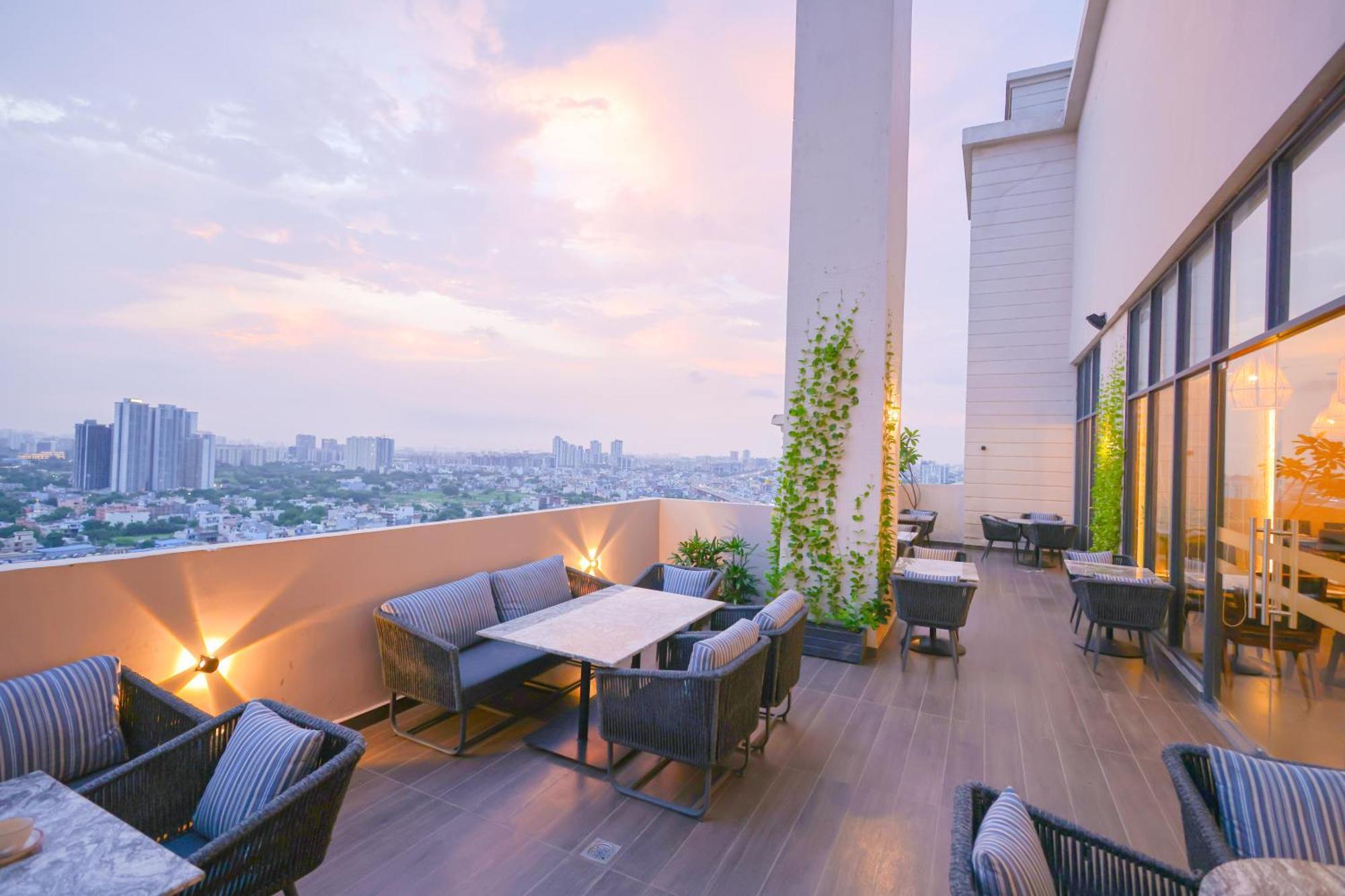 Rhythm Gurugram Hotel & Suites, Sohna Road 구르가온 외부 사진