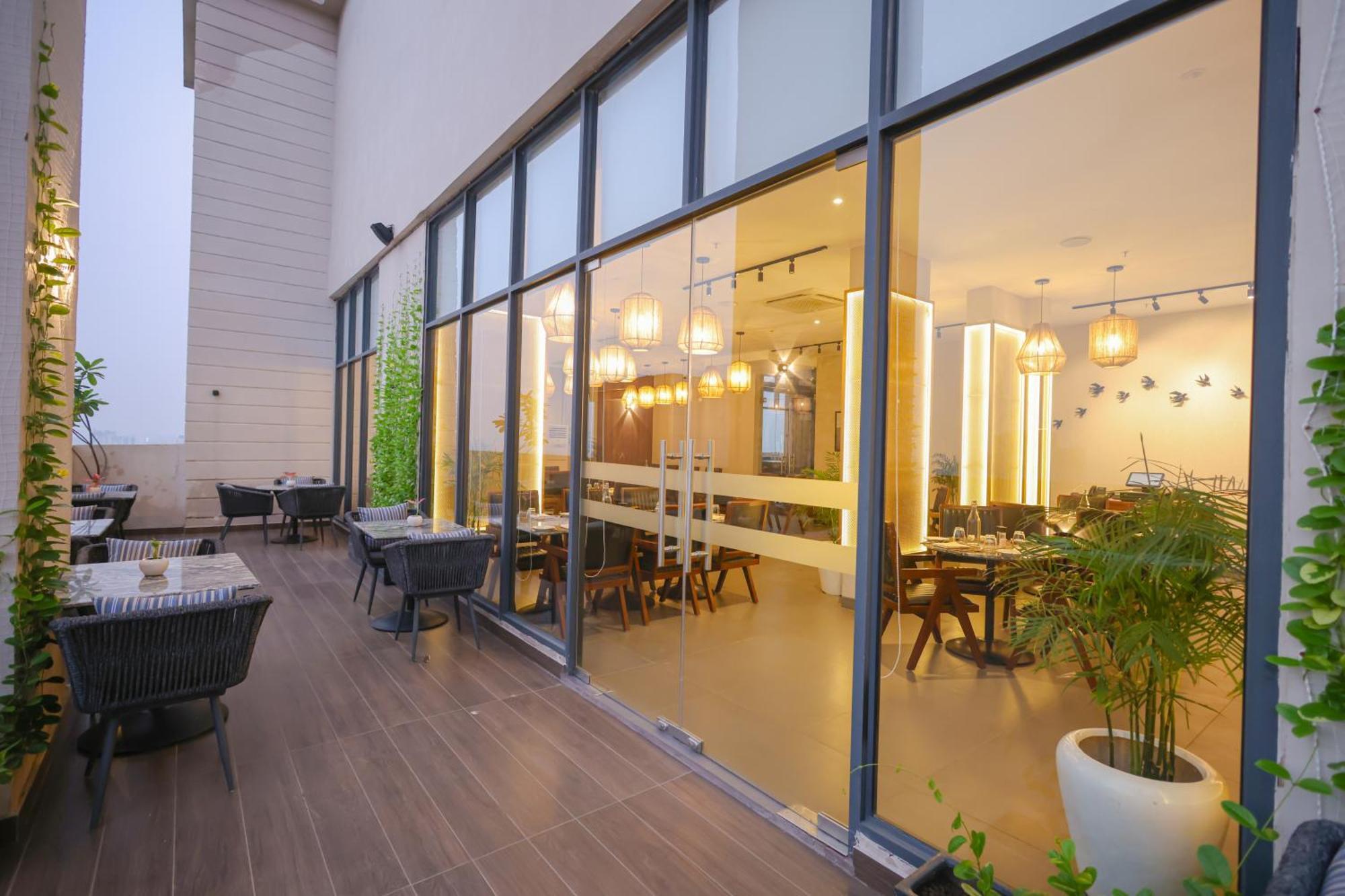 Rhythm Gurugram Hotel & Suites, Sohna Road 구르가온 외부 사진