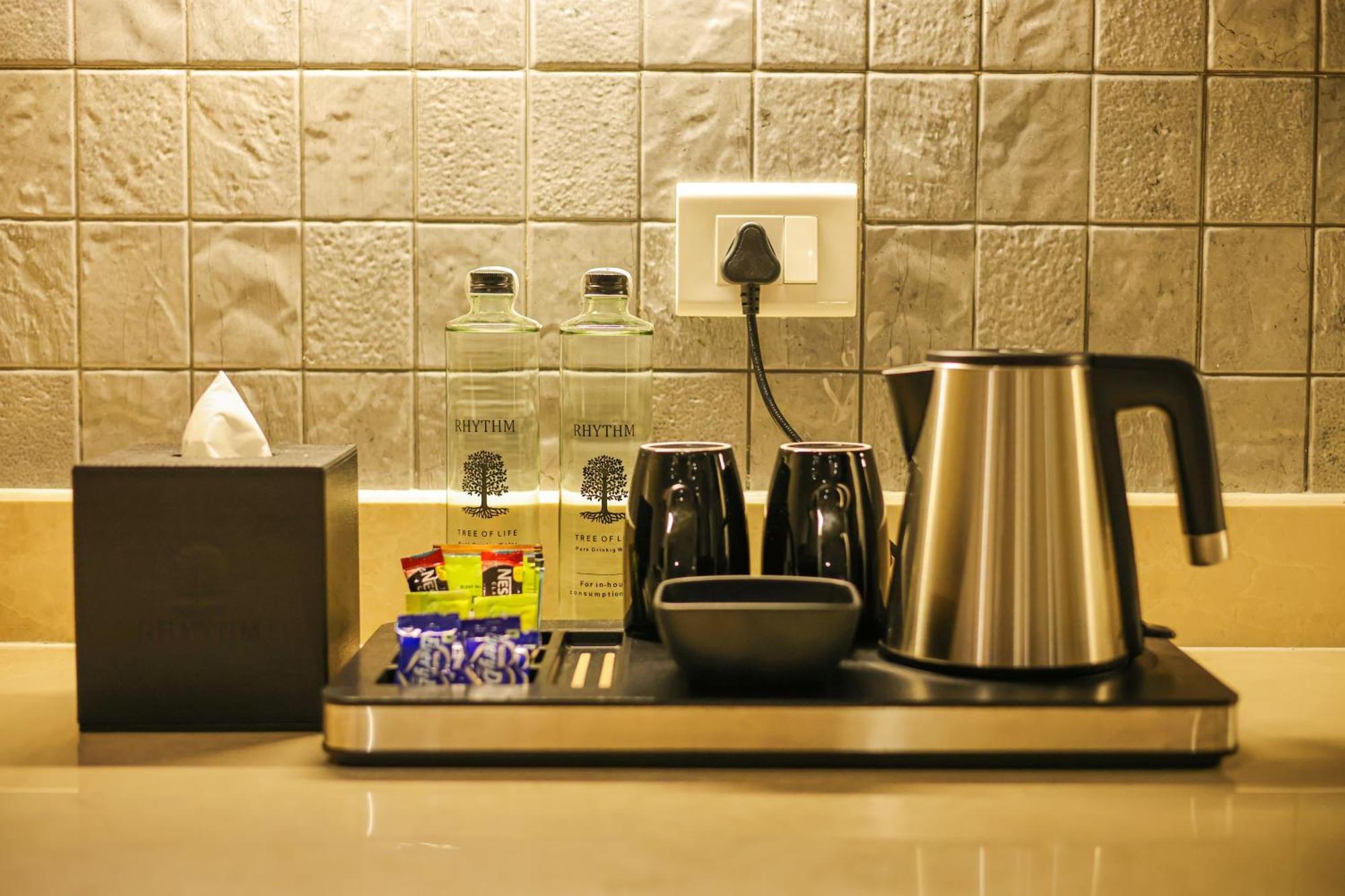 Rhythm Gurugram Hotel & Suites, Sohna Road 구르가온 외부 사진