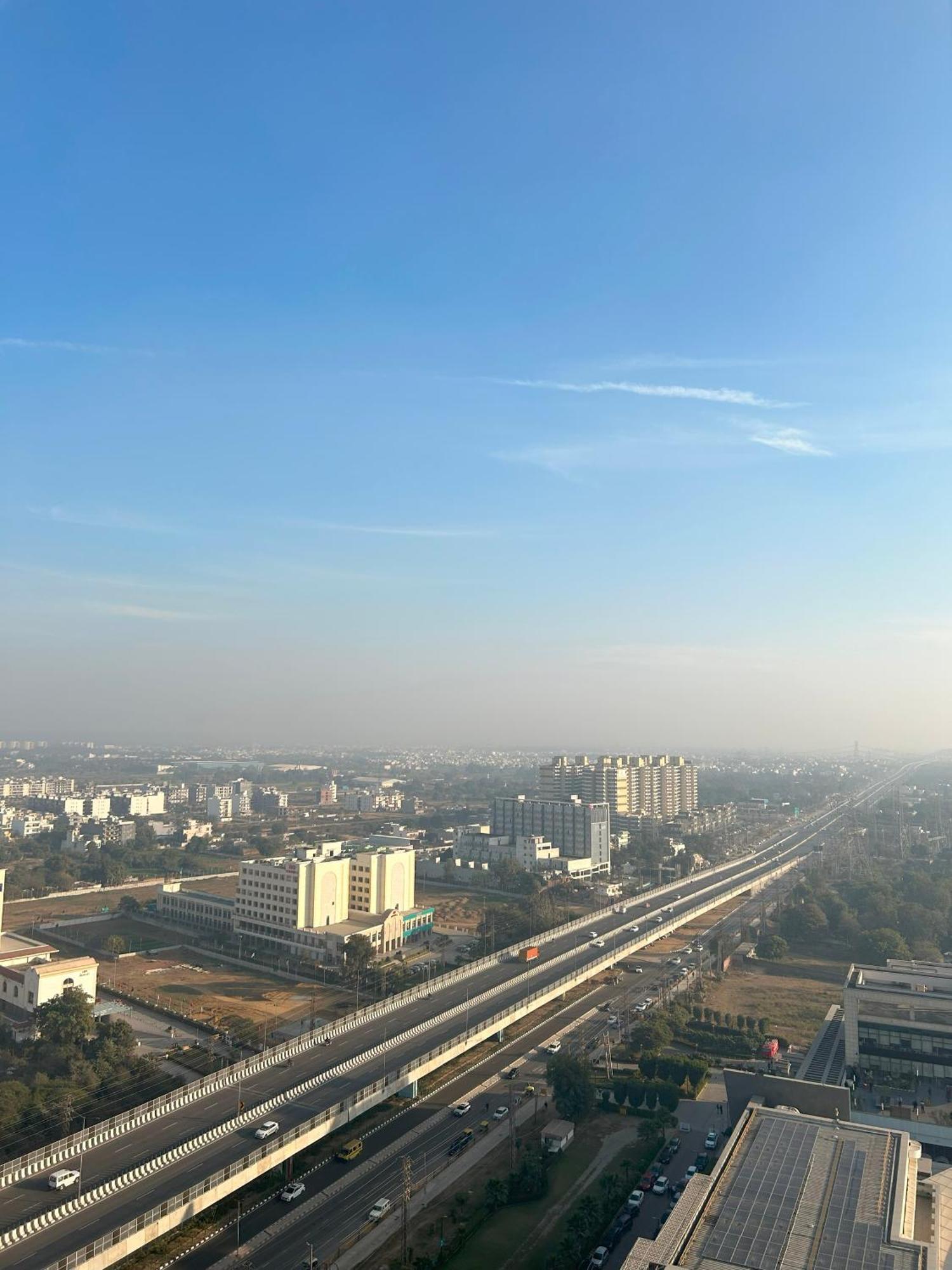 Rhythm Gurugram Hotel & Suites, Sohna Road 구르가온 외부 사진