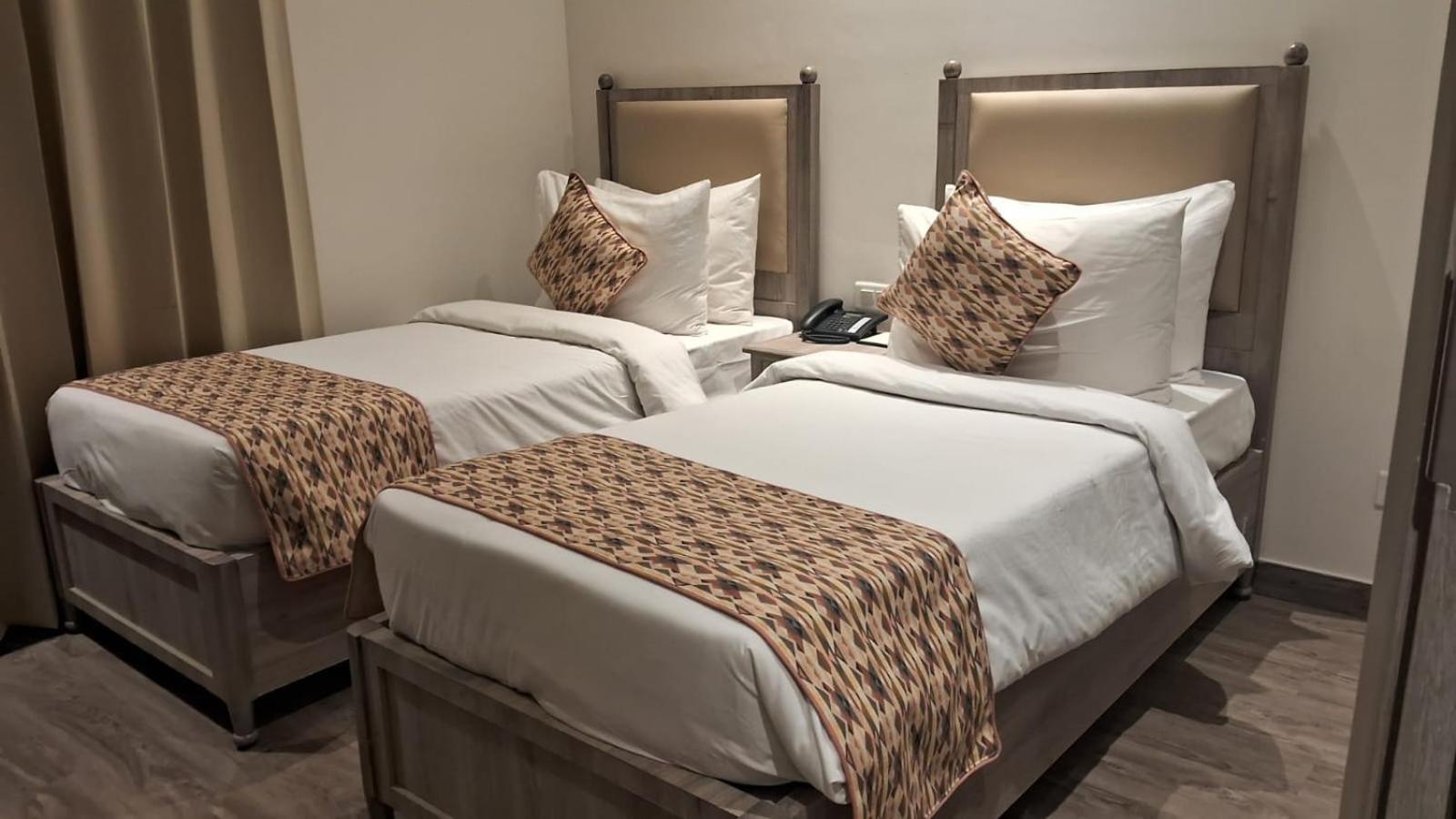 Rhythm Gurugram Hotel & Suites, Sohna Road 구르가온 외부 사진